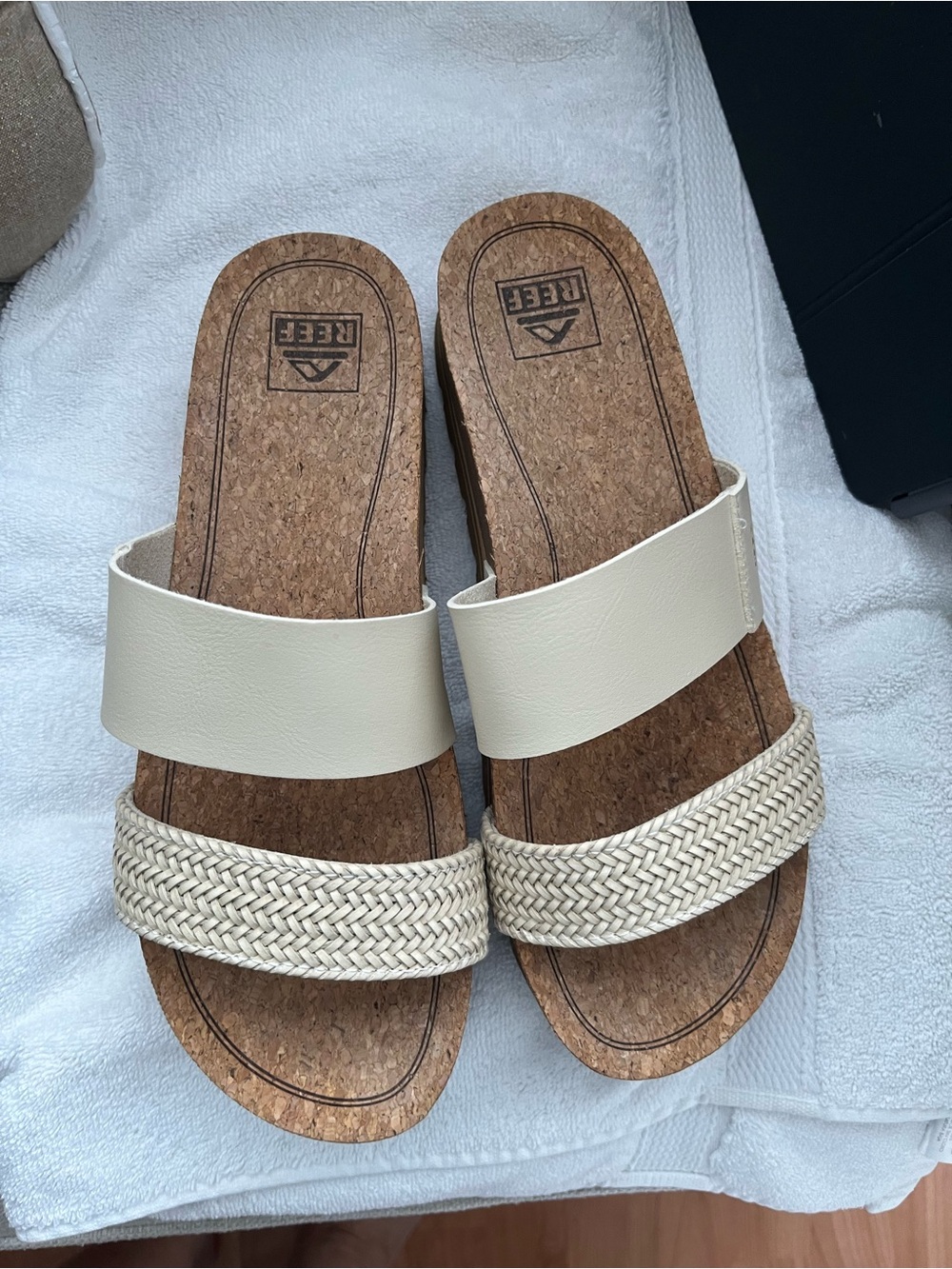 Reef Women's Cream Dual-Strap Cork Slide Sandals-like new barely worn